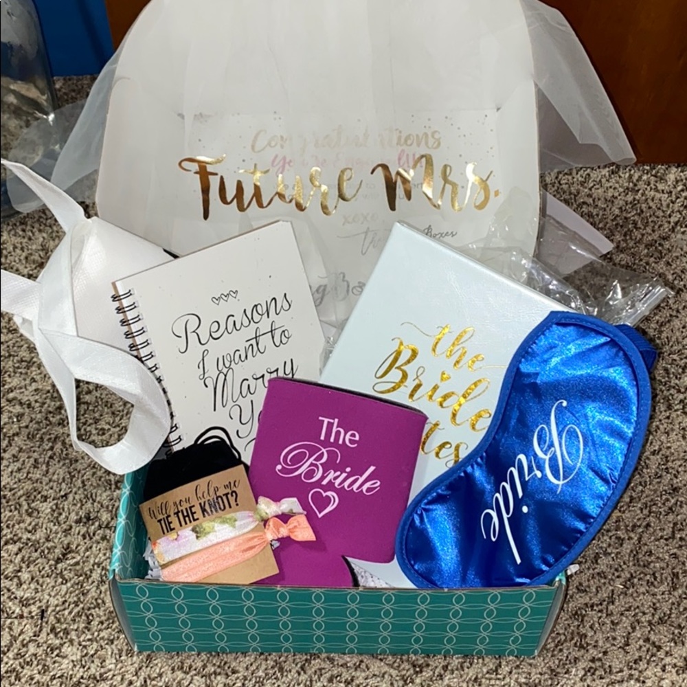 FUTURE MRS gift box